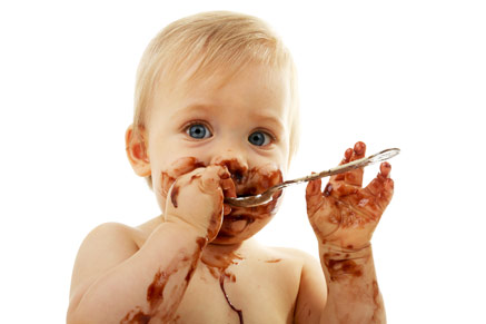 כבר מגיל קטן שוקולד לילד? כדאי שתפחיתו את המתוקים כבר בגיל הזה!