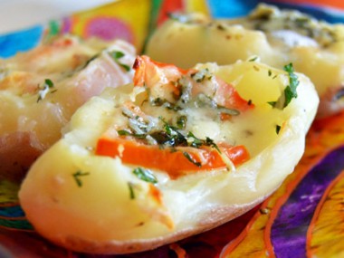 סירות תפוחי אדמה בתנור במילוי גבינות